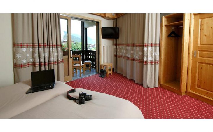 Hotel Le Petit Dru, Morzine, Double Bedroom 3
